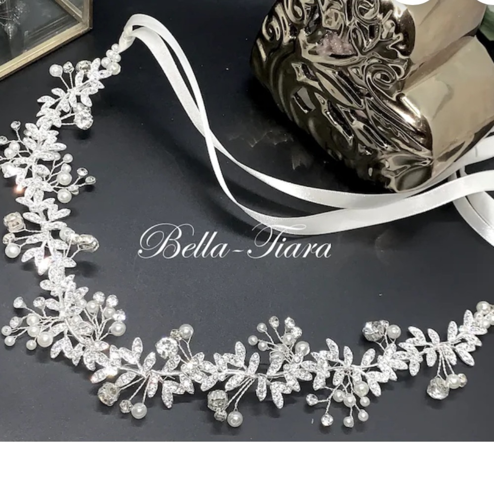 Girls communion pearl head band and veil